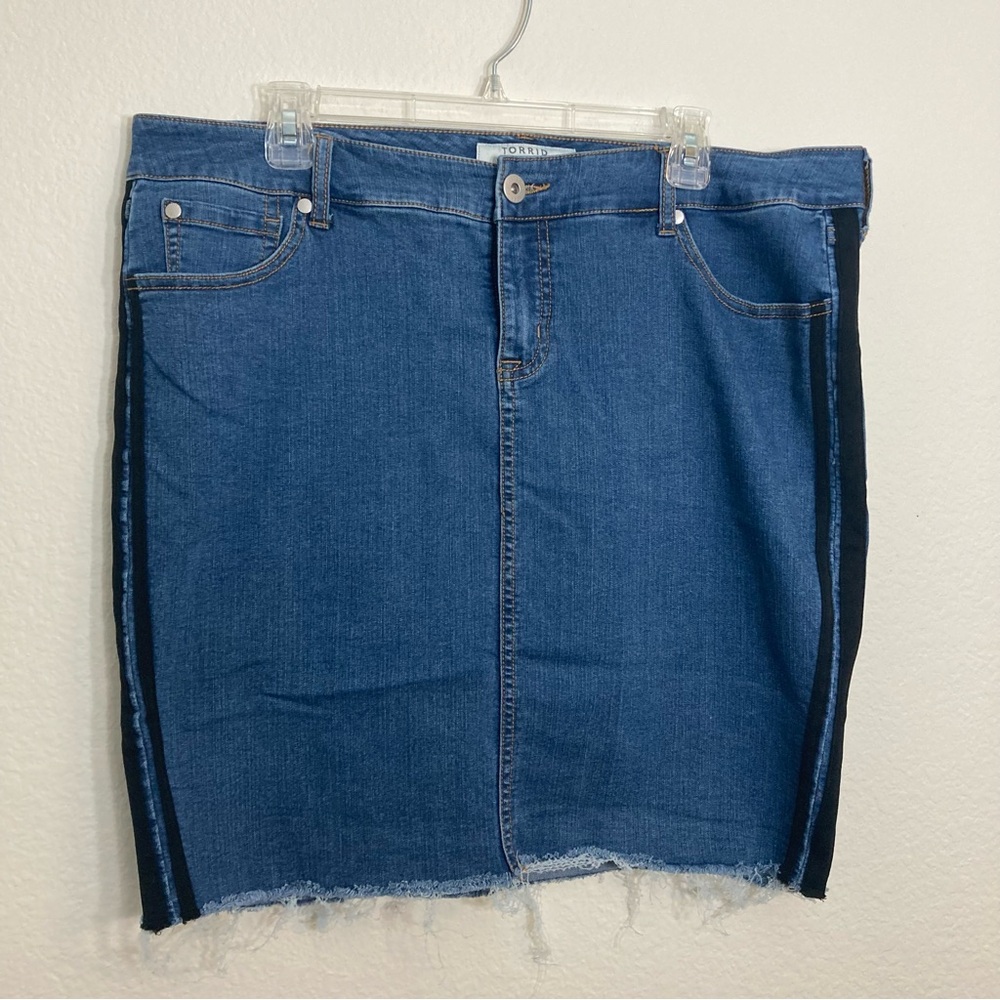 Torrid Denim Mini Skirt - Size 18 - Blue/Black
